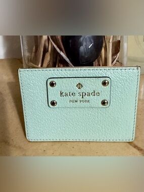 kate spade New York Mint Card Holder EUC
